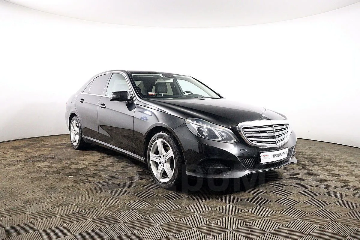 Mercedes-Benz E-Class Image 3